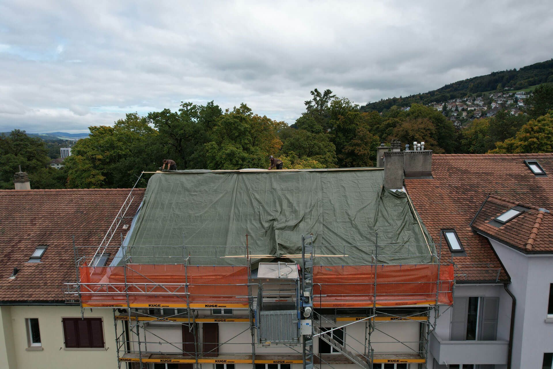 Dachgerüst am Zürichsee – Foto: KUGE Bau AG